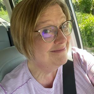 Meet your Posher, Rebecca